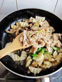 家常菜香菇山药炒肉片做法图解14)