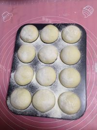 自制小蘑菇面包做法图解10)