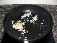 番茄鱼片汤做法图解4)