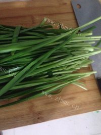 喷香的韭菜炒鸡蛋做法图解1)
