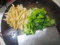 家常菜炒豆腐干做法图解1)