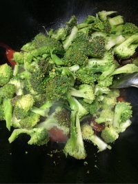 好看的番茄西兰花炒肉做法图解6)