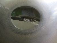 美味的干煸香肠秋葵做法图解3)