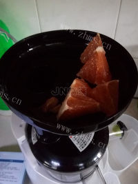 好喝的蜂蜜红心柚子汁做法图解3)