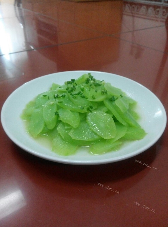 唇齿留香的清炒莴笋