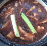 #爱美食#猪肉白菜炖粉条做法图解6)