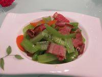 家常菜芹菜炒腊肉