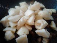 易做的红烧肉炖土豆的做法图解十二