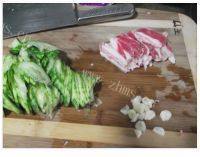 味道不错的黄瓜炒肉做法图解2)
