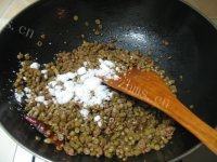 美味的肉末酸豇豆做法图解13)