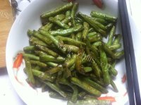 美味营养的干煸长豆角做法图解5)