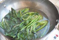 家常菜芝麻拌菠菜做法图解4)