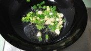 酥脆爽口的清炒空心菜做法图解3)