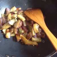 家常菜烧茄子做法图解9)