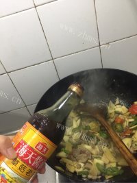 美味的杏鲍菇辣炒肉片做法图解14)