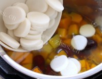喜欢南瓜米酒年糕汤做法图解6)