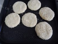 自制芝麻南瓜饼做法图解9)