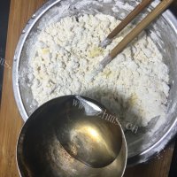 美味的芒果椰蓉巧克力汤圆做法图解4)