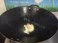 美味的炒织纹螺做法图解4)