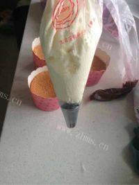 自制奶油杯子蛋糕做法图解14)