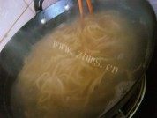 美味的茄子土豆打卤面做法图解7)