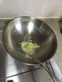 美味的西红柿疙瘩汤做法图解5)