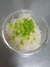 好吃不腻的油泼萝卜丝做法图解3)