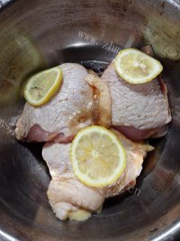 美味的腐乳豆豉蒸鸡做法图解4)