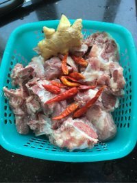 色香味俱全的红烧排骨做法图解1)