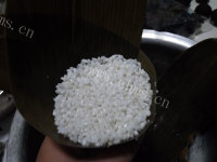 美味营养的蜜枣粽子做法图解7)