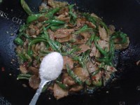 特色菜青椒回锅肉做法图解7)