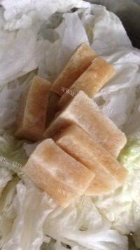 简易的白菜炖粉条做法图解3)