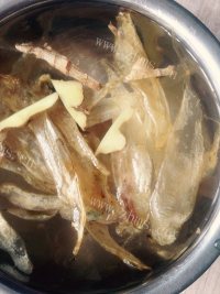 营养乌鸡山药鱼胶汤做法图解4)