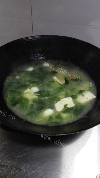 五味俱全的丸子汤做法图解5)