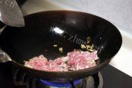 家常菜肉炒香干做法图解5)