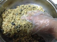 自制果仁月饼做法图解9)