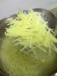 美味佳肴般的酸辣土豆丝做法图解5)