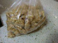 易做的花生芝麻糖做法图解12)