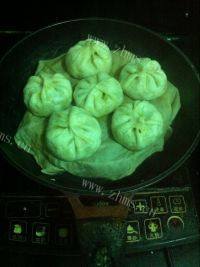 自己做的韭菜鸡蛋虾皮包子