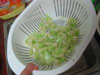 秀色可餐的火腿炒菜花做法图解4)