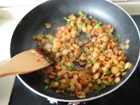 美味浇汁豆饼做法图解8)