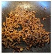 家常菜雪菜炒肉丝做法图解6)