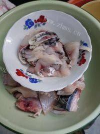 酥嫩家常酸菜鱼做法图解1)