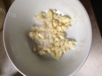 蒜香浇汁蒜粒青菜苔做法图解2)