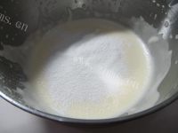 质嫩爽口的蒸蛋糕做法图解5)