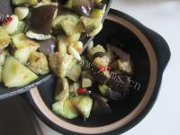 营养美食香菇肉酱茄子煲做法图解6)
