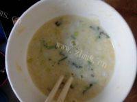 味道不错的葱花鸡蛋饼做法图解4)