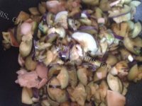 家常菜茄子炒肉片做法图解6)