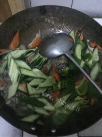 素炒蘑菇做法图解8)