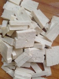 香飘十里的虾酱炒豆腐做法图解1)